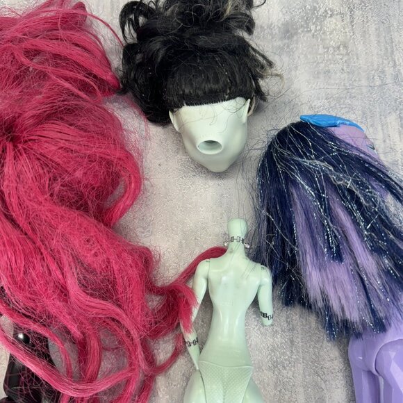 Monster High Dolls Lot of 7 Dolls For Parts Or Repair Frankie Gigi Delilah - Picture 10 of 10